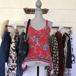 Venus paisley top women’s size medium